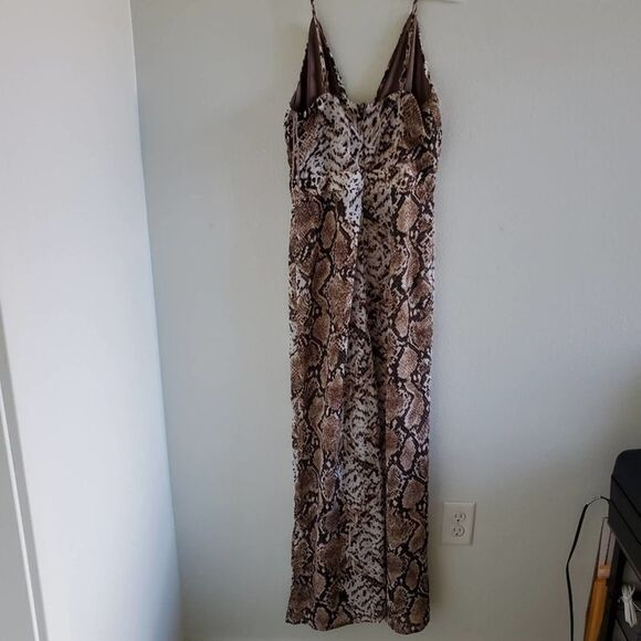 𝅺SUPERDOWN  Snake Print Wide Leg V Neck Jumpsuit Size Small - Picture 8 of 8